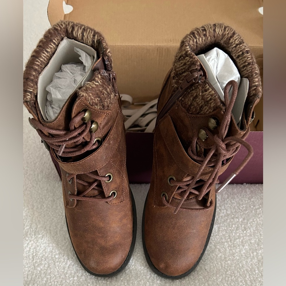 Sketchers Boots, NWT